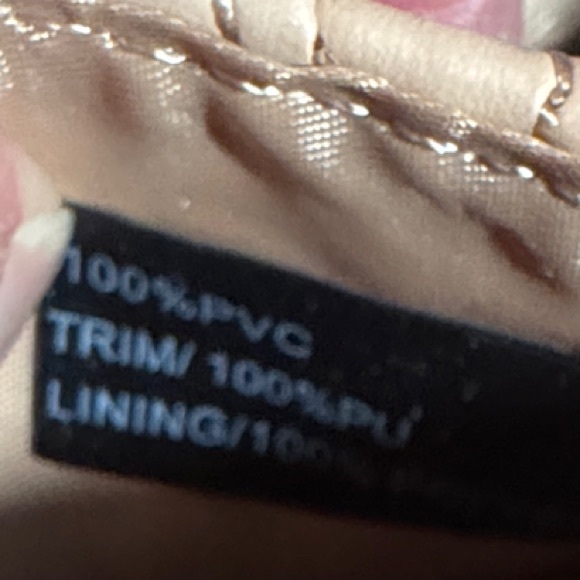 GUESS Red Wallet with Floral Design - Picture 5 of 5